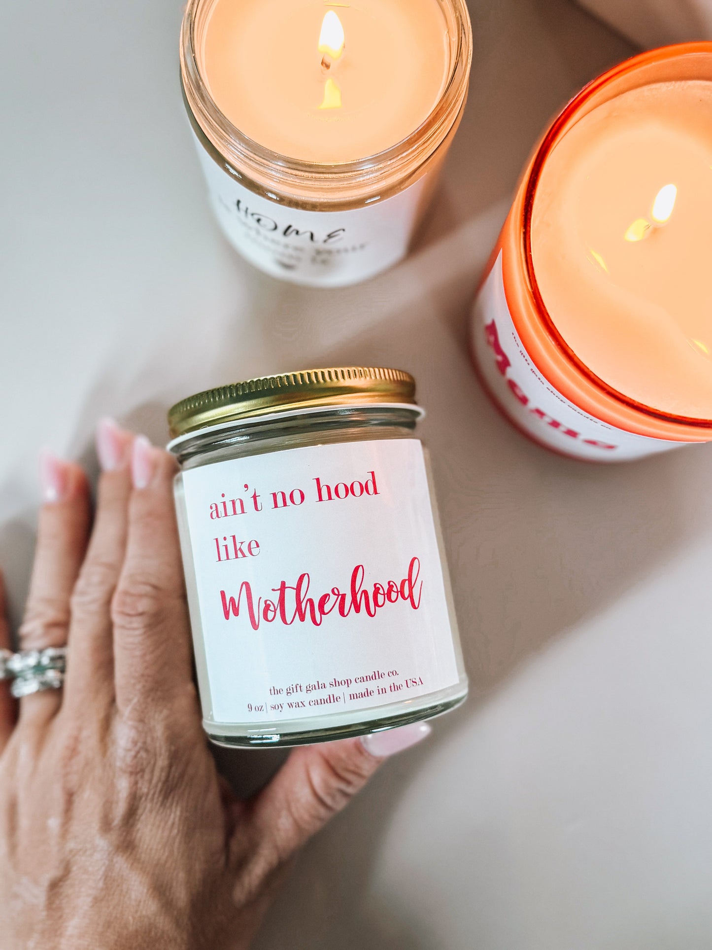 Funny Mother's Day Gift | Ain't No Hood Link Motherhood Candle | Natural Soy Candle Thegiftgalashop 